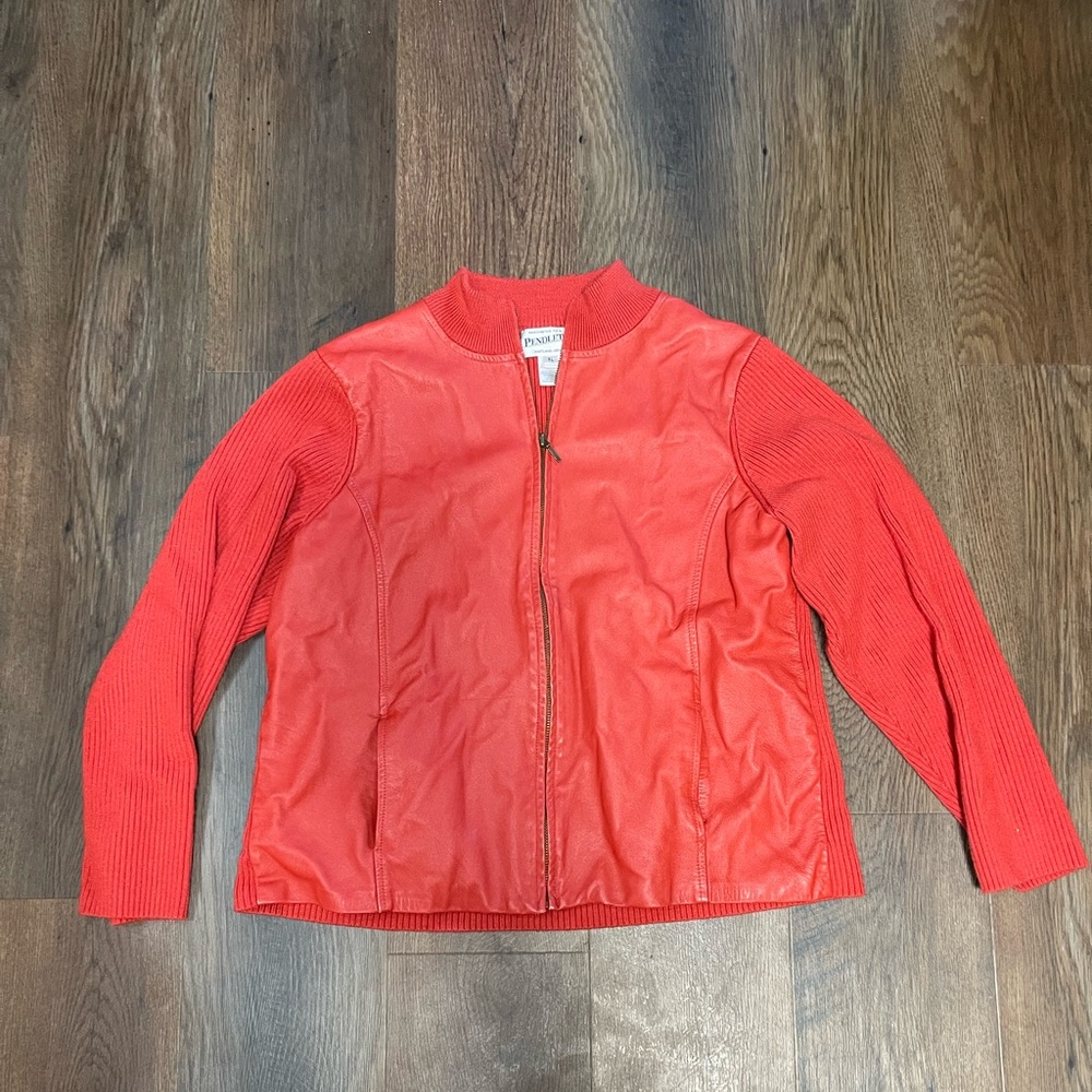 ‎Jacket